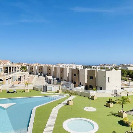 Dehesa de Campoamor 3090 Residencial Sabrinaアパートメント エクステリア 写真